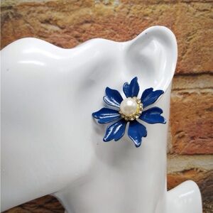 Elegant Blue Floral Pearl Earrings